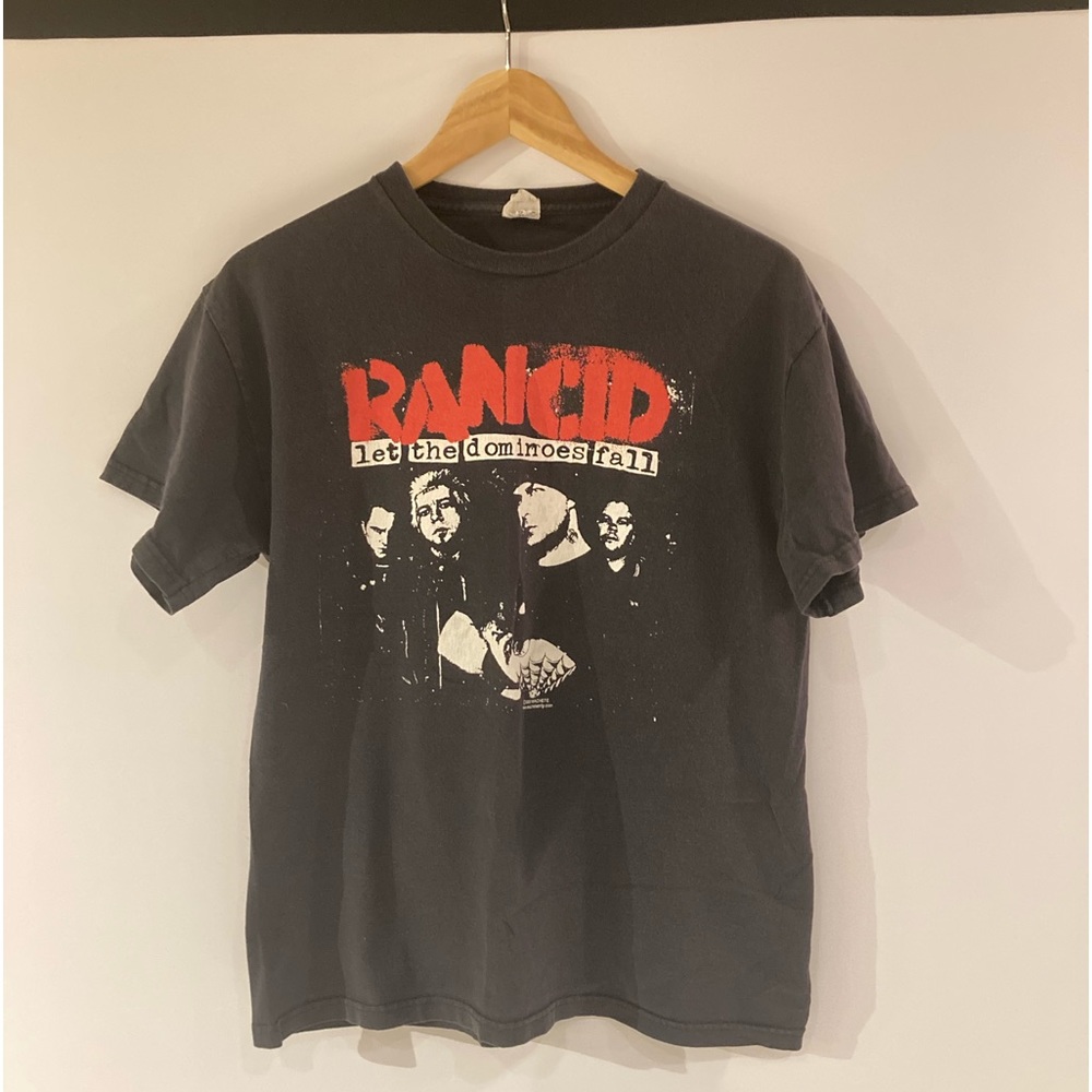 Rancid “Let the Dominoes Fall” t-shirt from 2009 Sz.m distressed and well worn